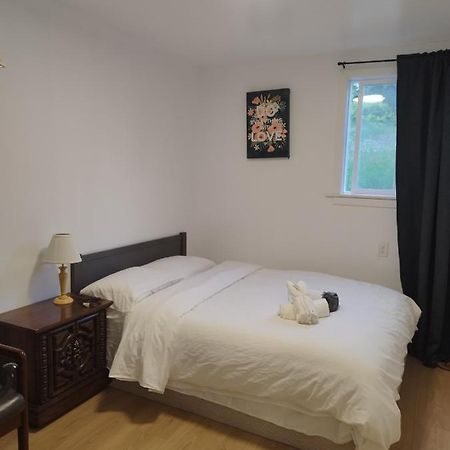 Maple Ridge Beautiful Farm Cabin Unit B מראה חיצוני תמונה